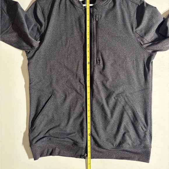 lululemon athletica Men's Charcoal Zip-Up Sweater - Picture 4 of 6